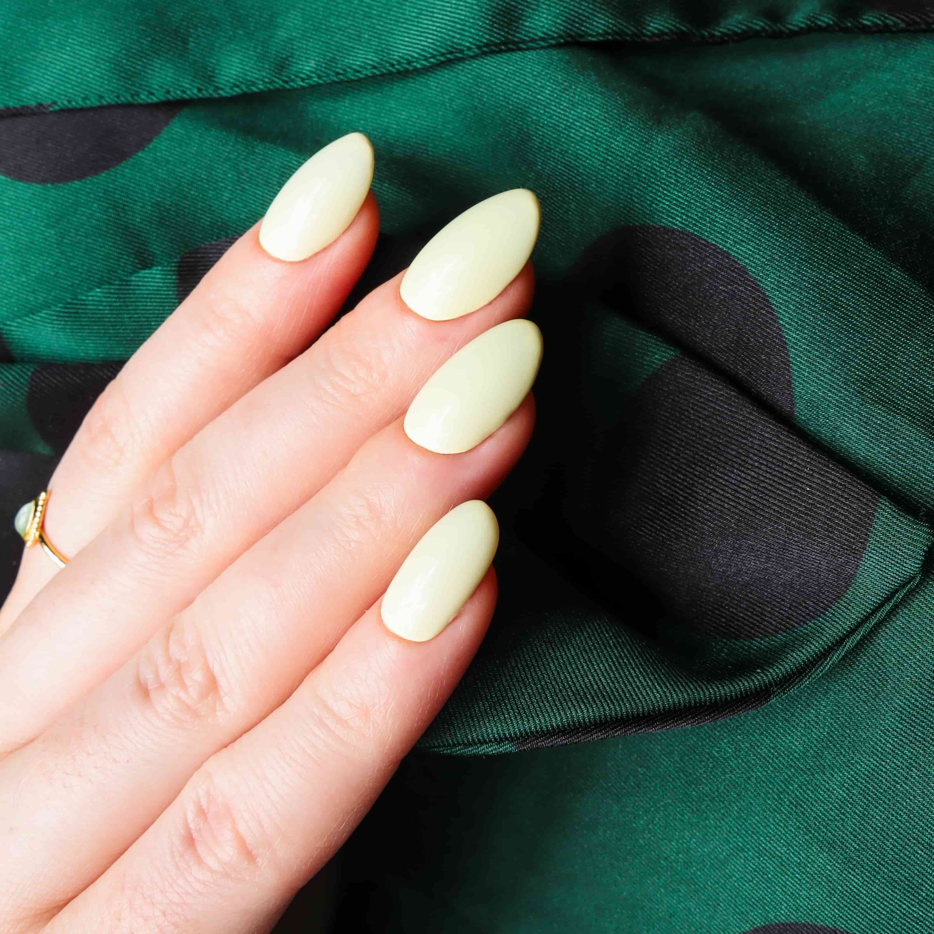 Pastel yellow nails. Pastel nails. Reusable nail extensions. 