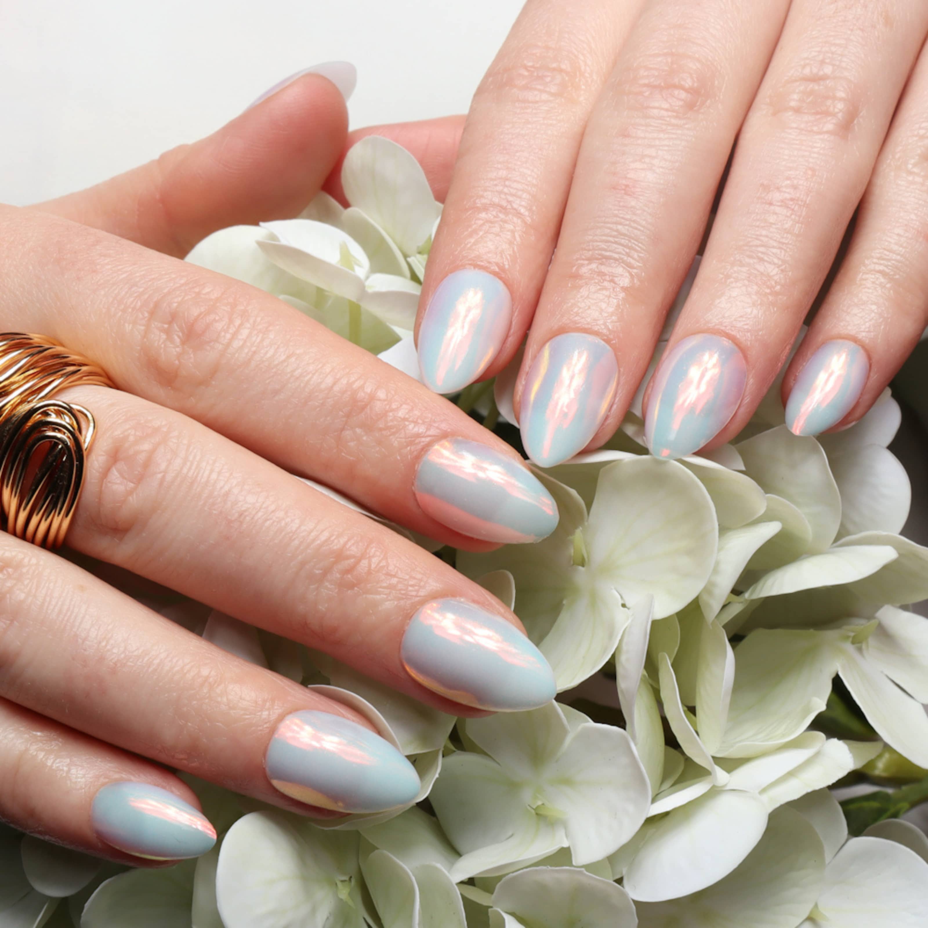 Reusable nail extensions short almond nails. Chrome nails. 