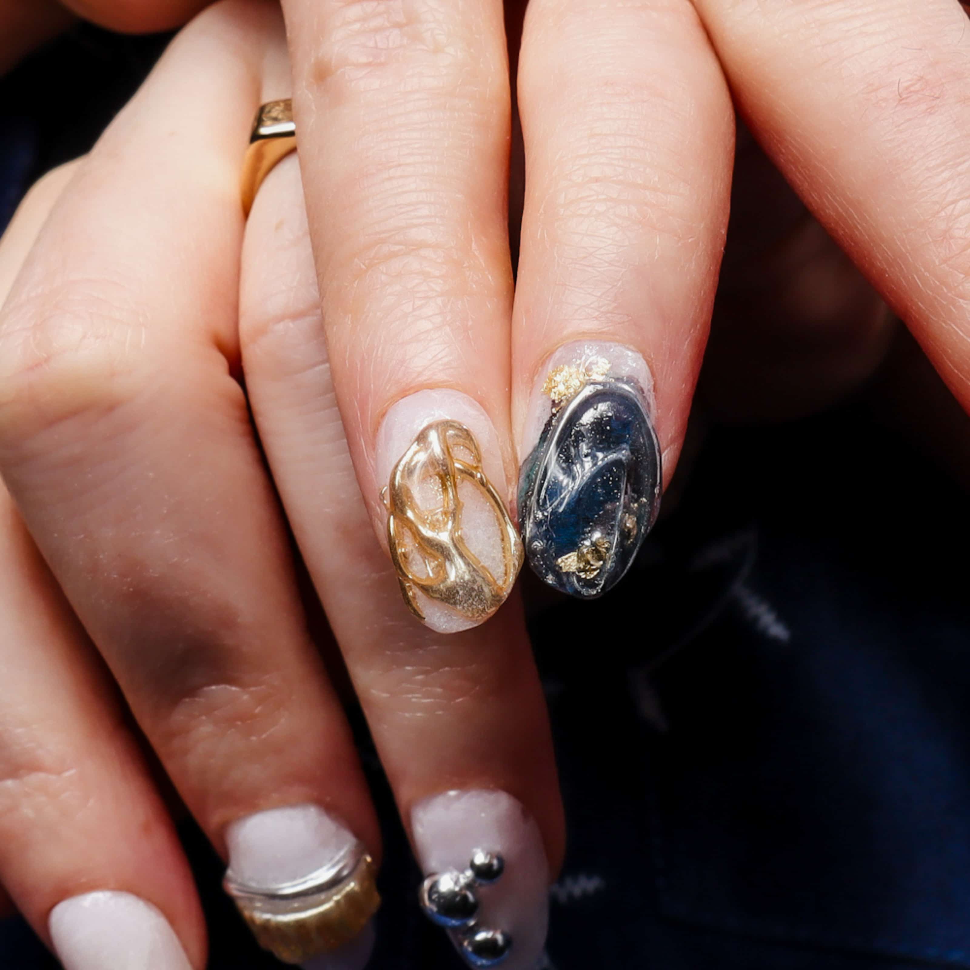 Maximalist nails. Reusable nail extensions. 