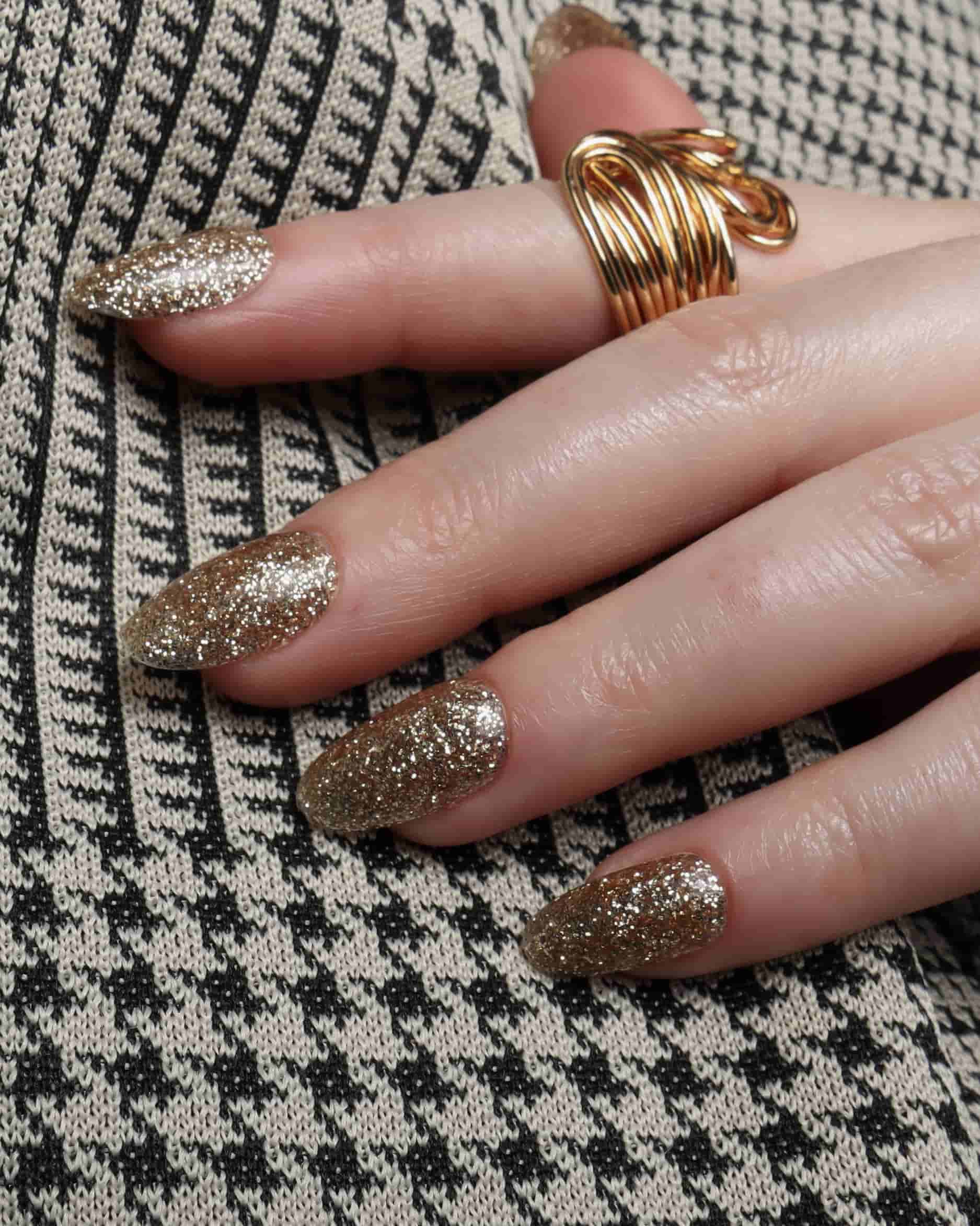 Glitter nails. Encapsulated glitter. Reusable nail extensions. 