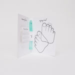 Reusable nail extensions measuring and sizing kit. 