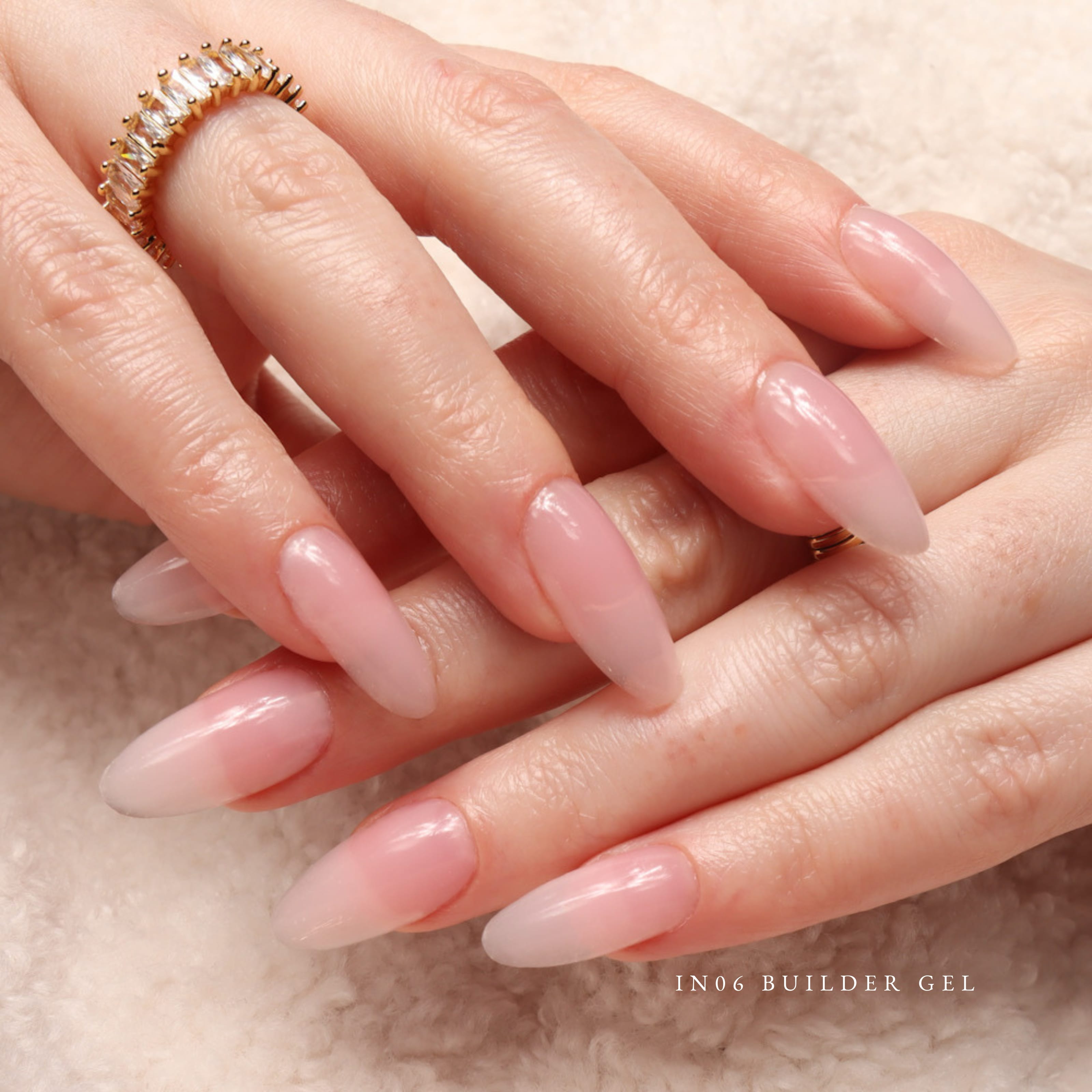 Clean girl manicure. Clean girl nails. Minimalist nails. Reusable nail extensions. 