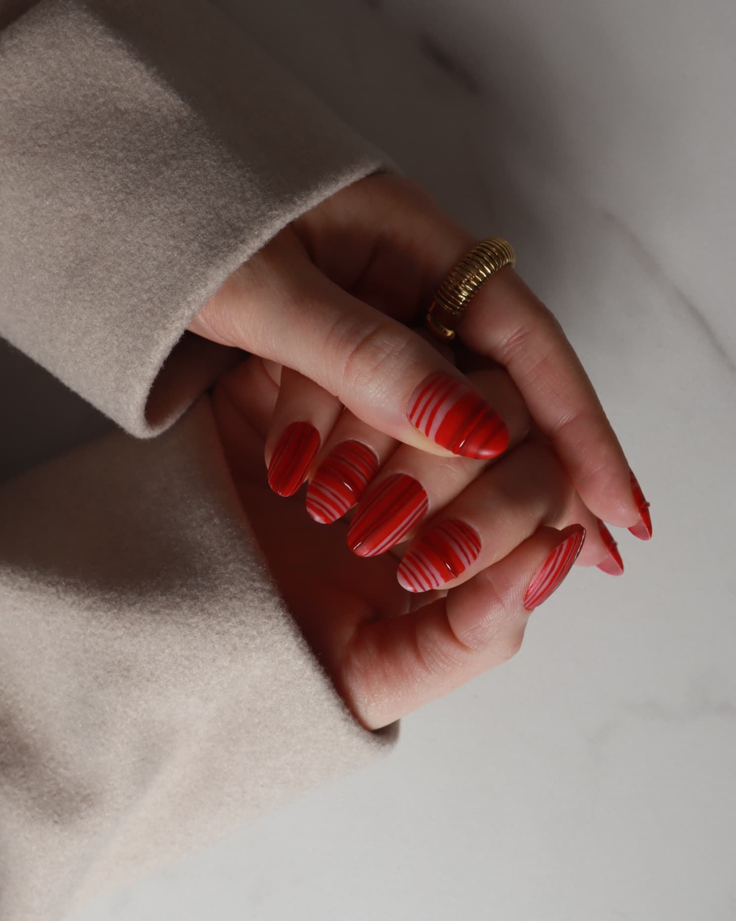 Striped Nails designed. Red striped nails. Fall nail extensions. Reusable nail extensions by Inglass Nails. 