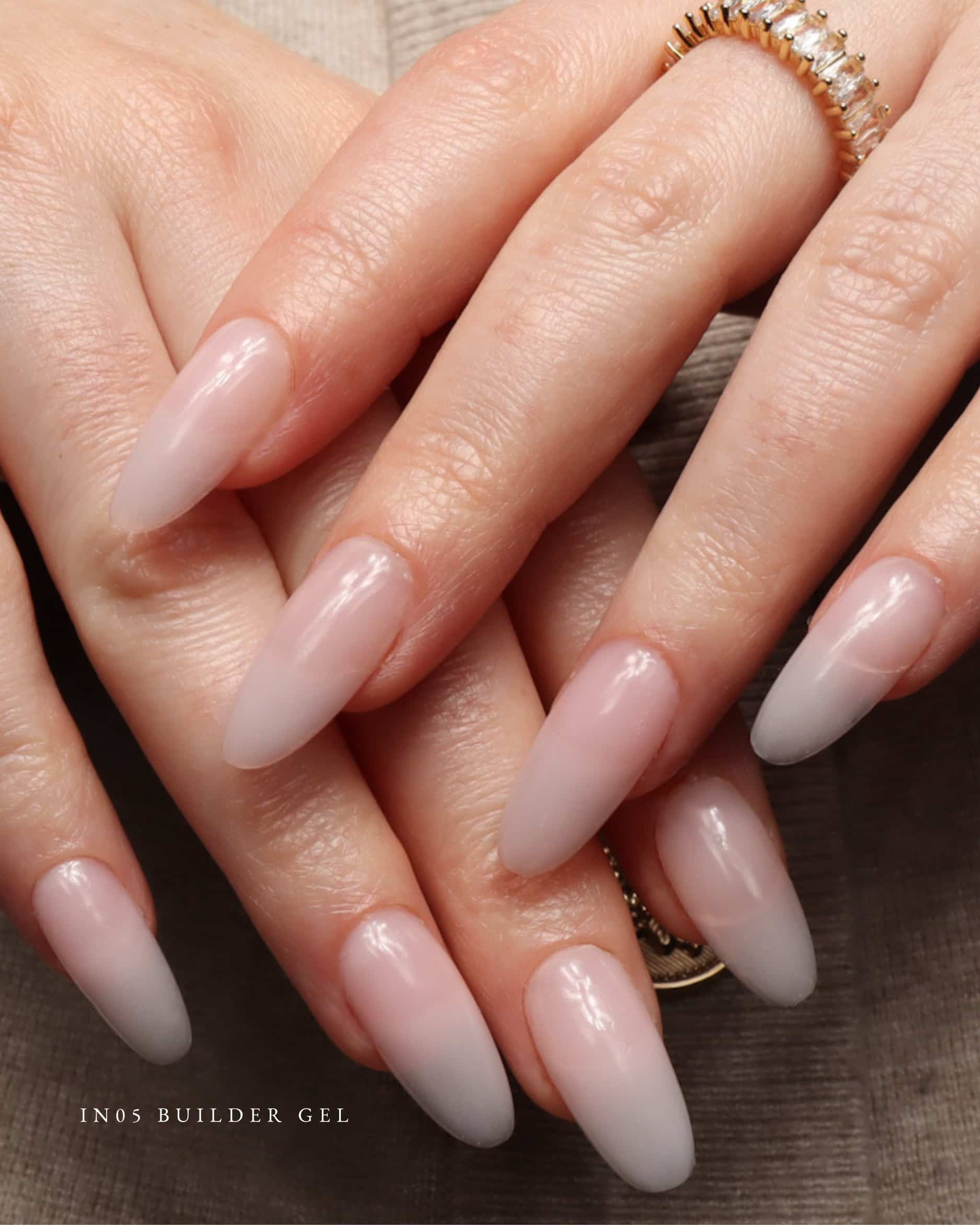 Clean girl manicure. Clean girl nails. Light pink nails. Minimalist nails. Reusable nail extensions. 