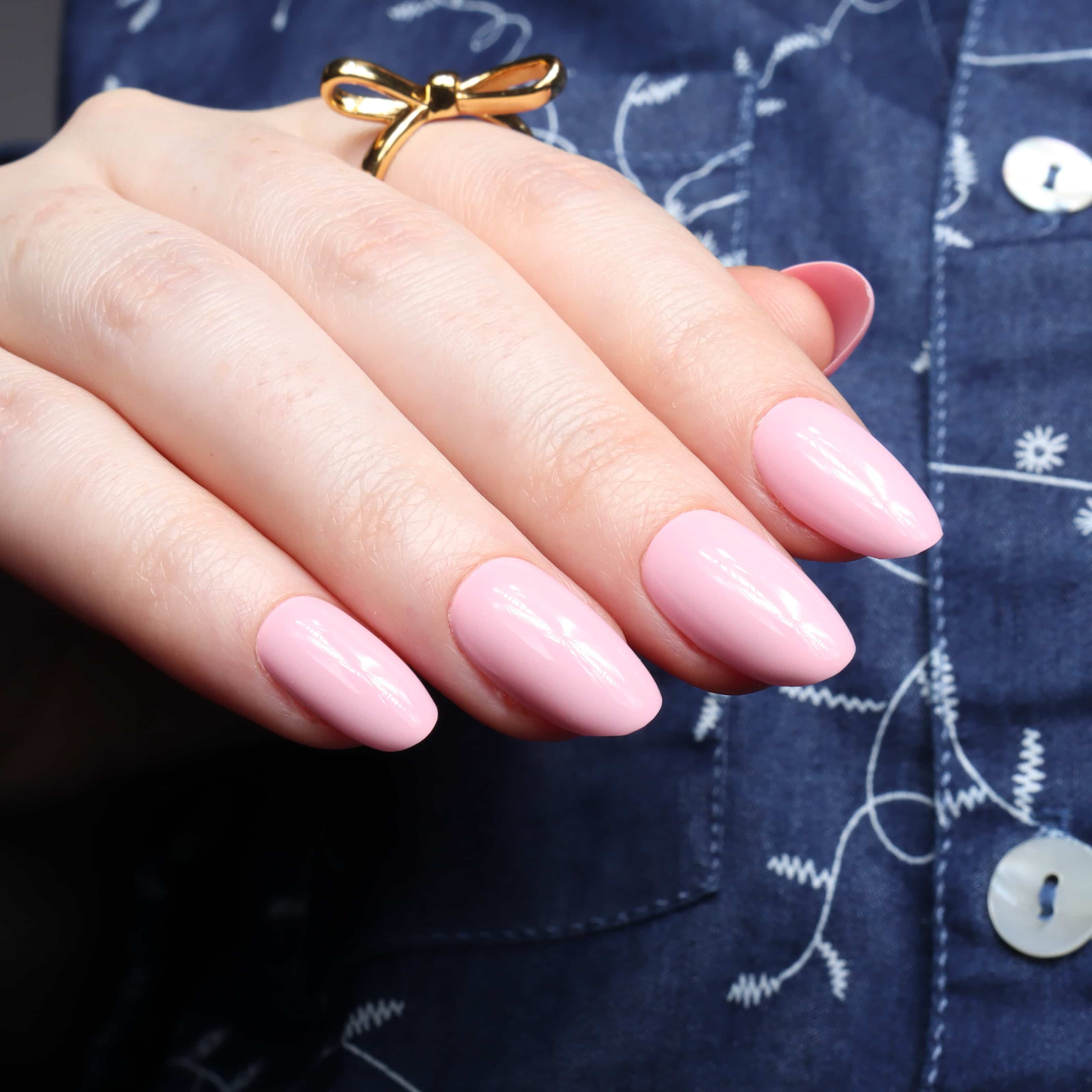 Light pink nails. Reusable nail extensions. 
