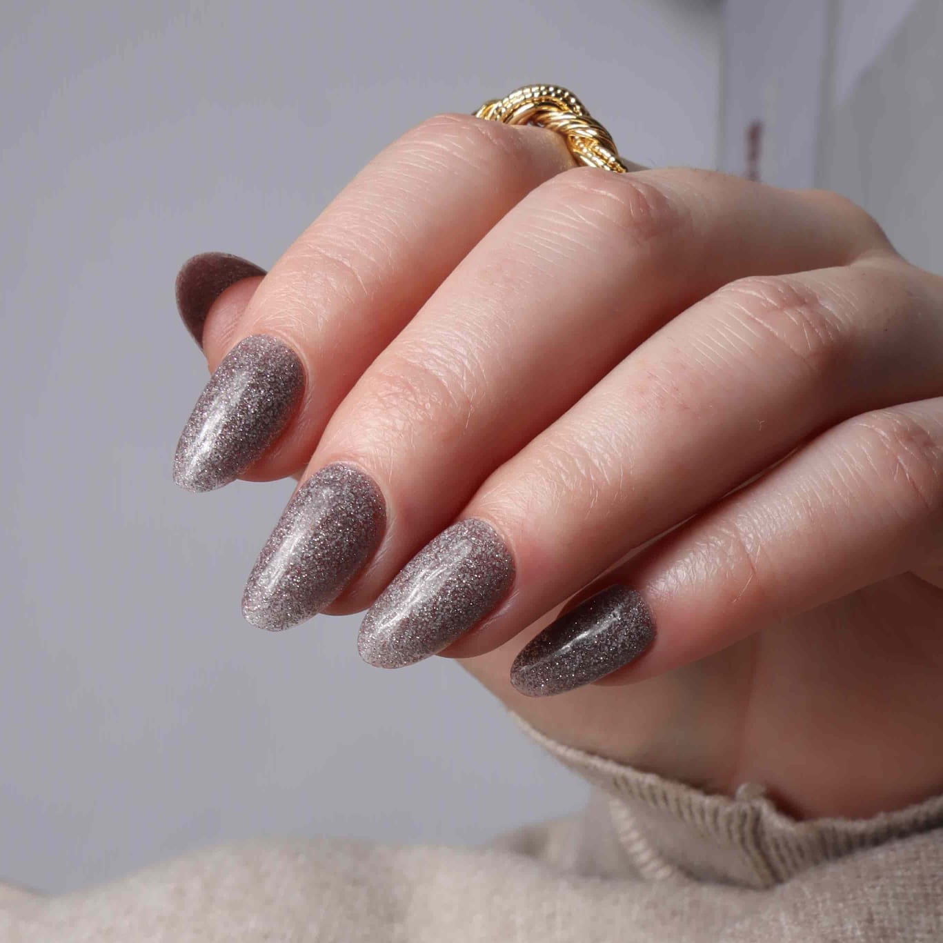 Glitter nails. Encapsulated glitter. Reusable nail extensions. 